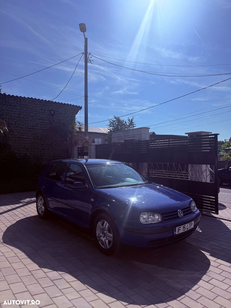 Volkswagen Golf - 4