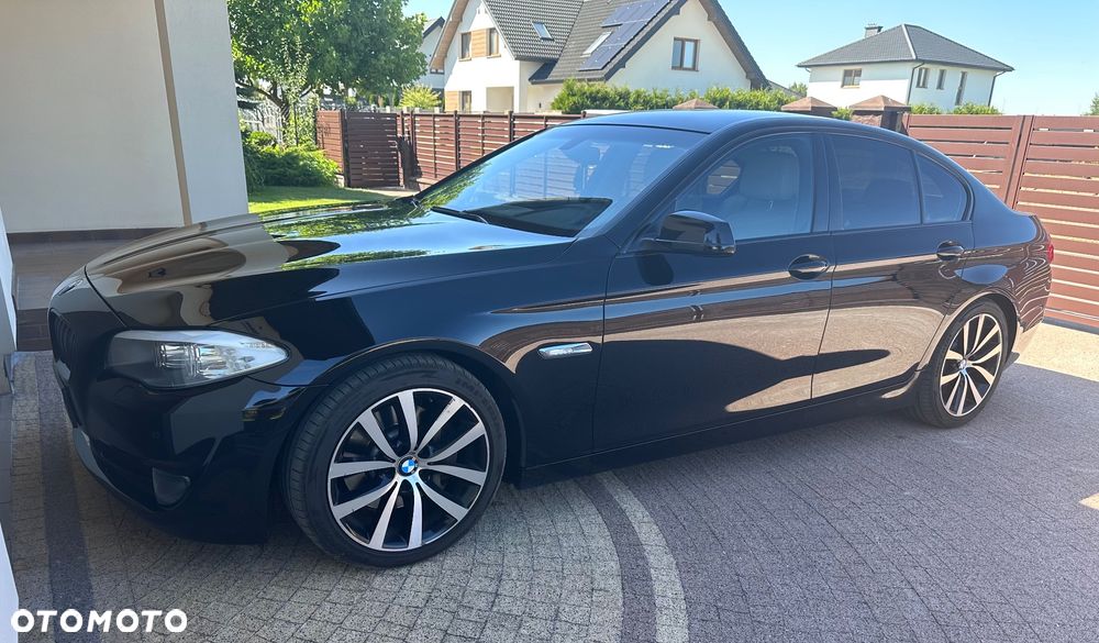 BMW Seria 5 528i xDrive - 26