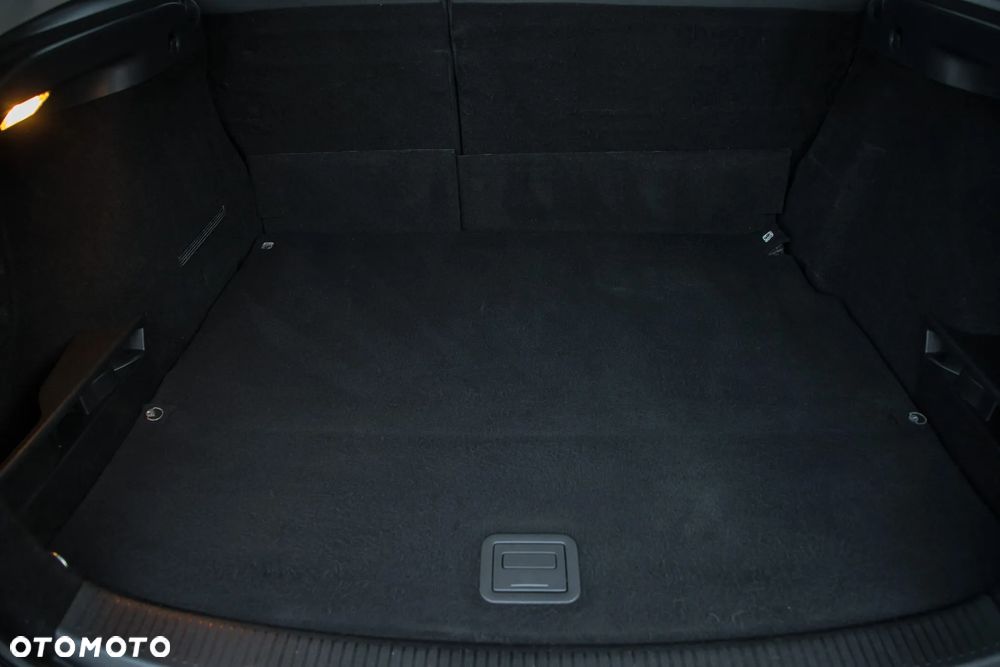 Renault Megane TCe 180 Dynamique - 36