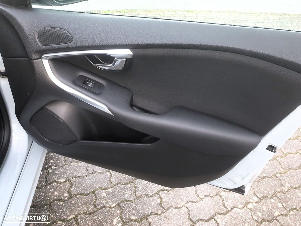 Volvo V40 1.6 D2 Eco Kinetic - 32