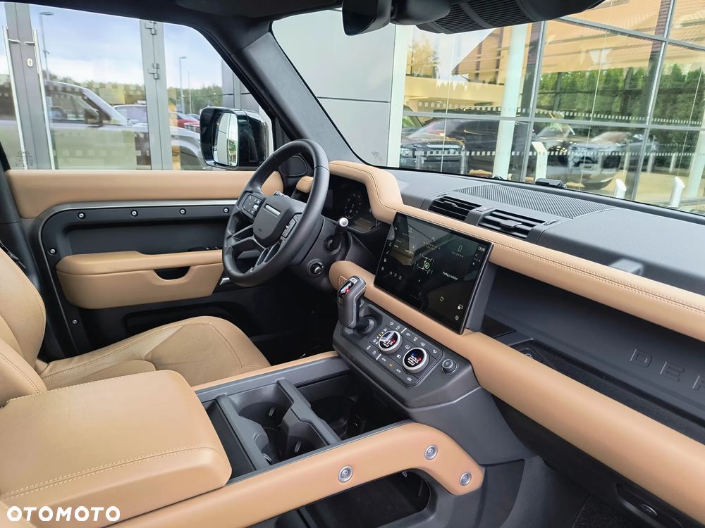 Land Rover Defender - 18