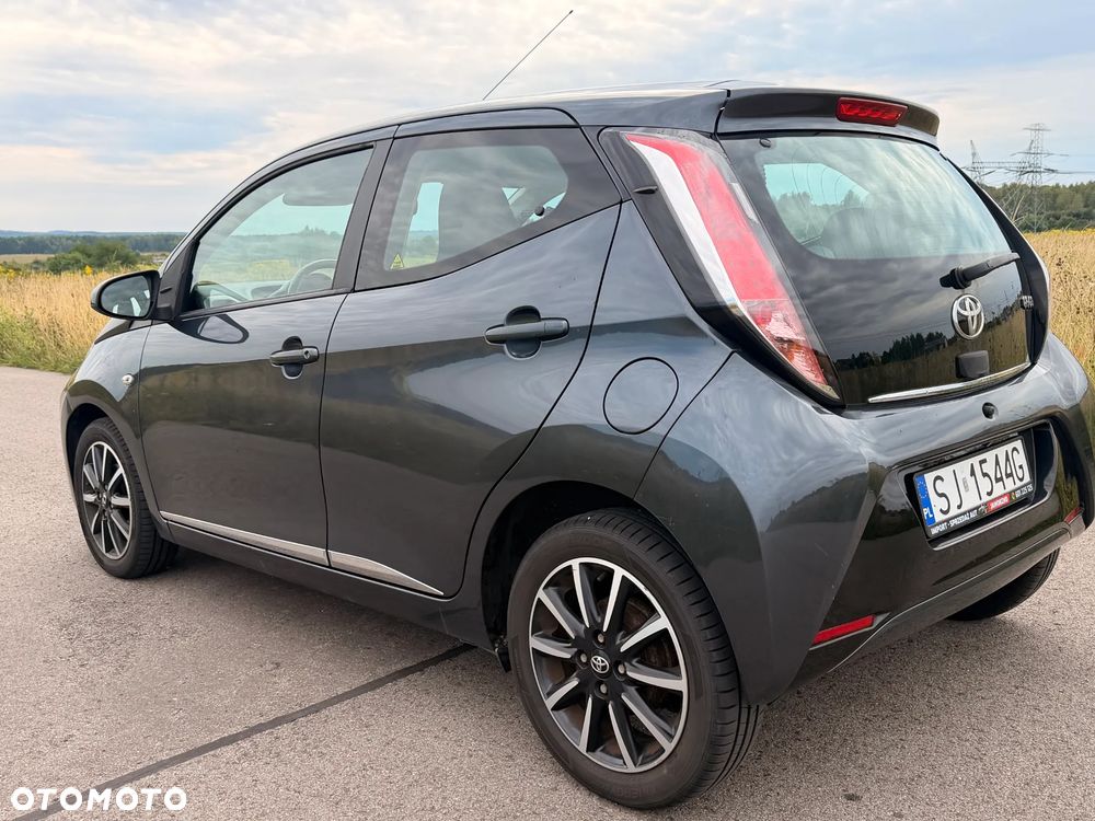 Toyota Aygo x-clusiv - 26