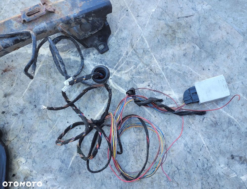 HAK BELKA WIĄZKA MODUŁ KLUCZYK WESTFALIA BMW F10 F11 6850160 - 2