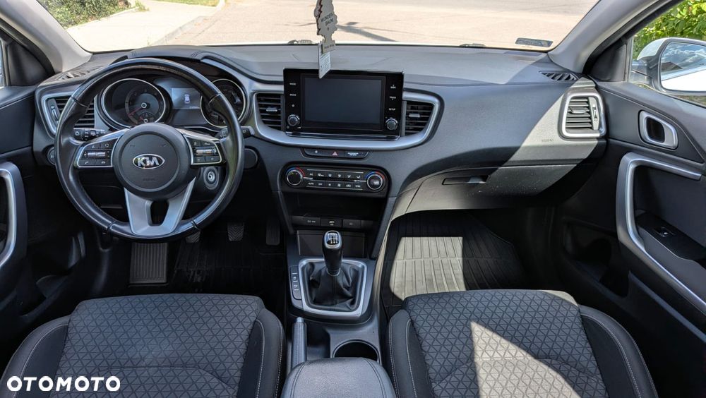 Kia Ceed 1.6 CRDi SCR M - 14