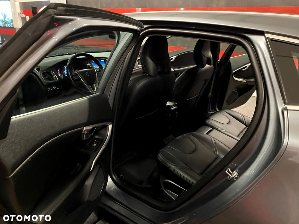 Volvo V40 D2 Summum - 20