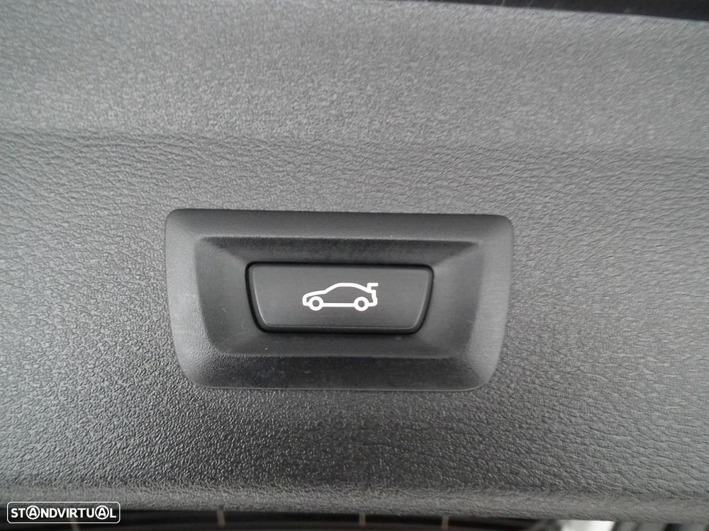 BMW X1 16 d sDrive xLine - 38