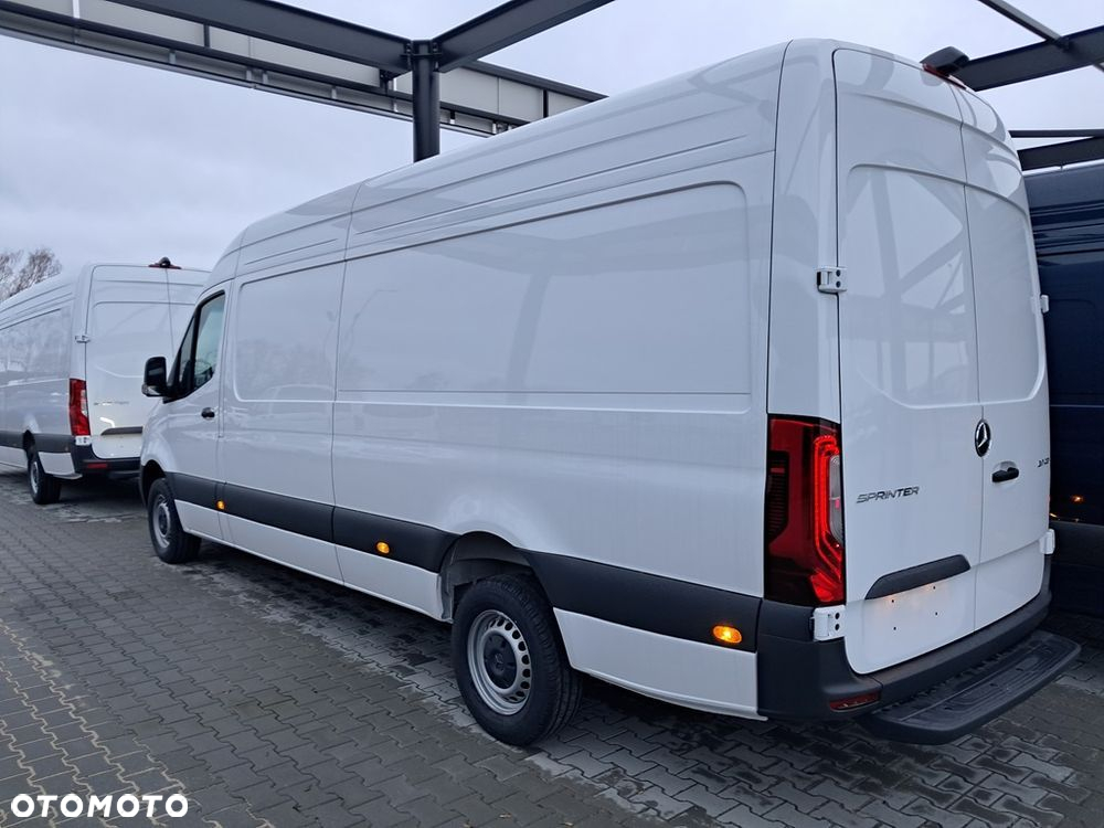 Mercedes-Benz Sprinter - 4