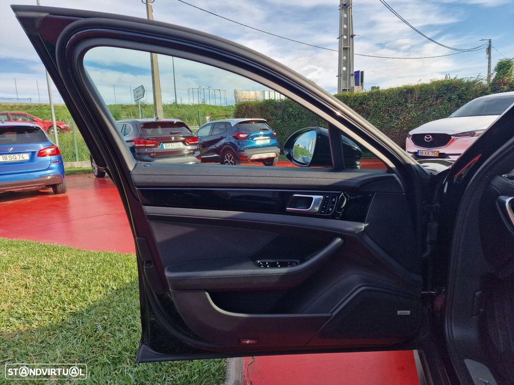 Porsche Panamera 4 E-Hybrid - 8