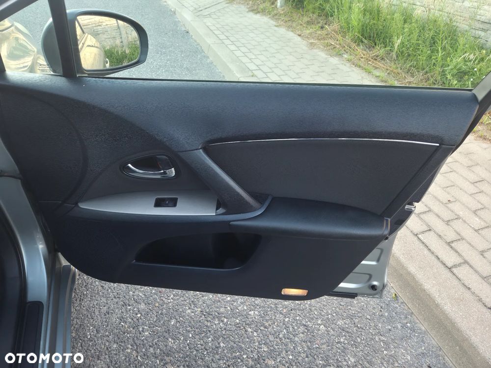 Toyota Avensis 1.8 Active - 18