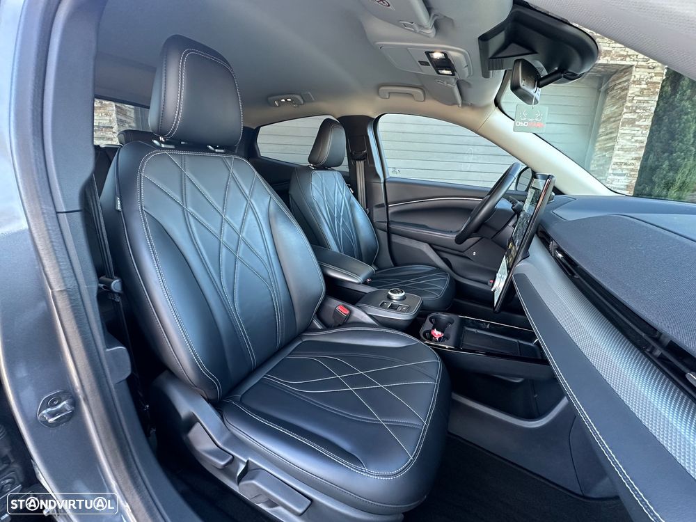 Ford Mustang Mach-E 75.7 kWh Premium AWD - 7