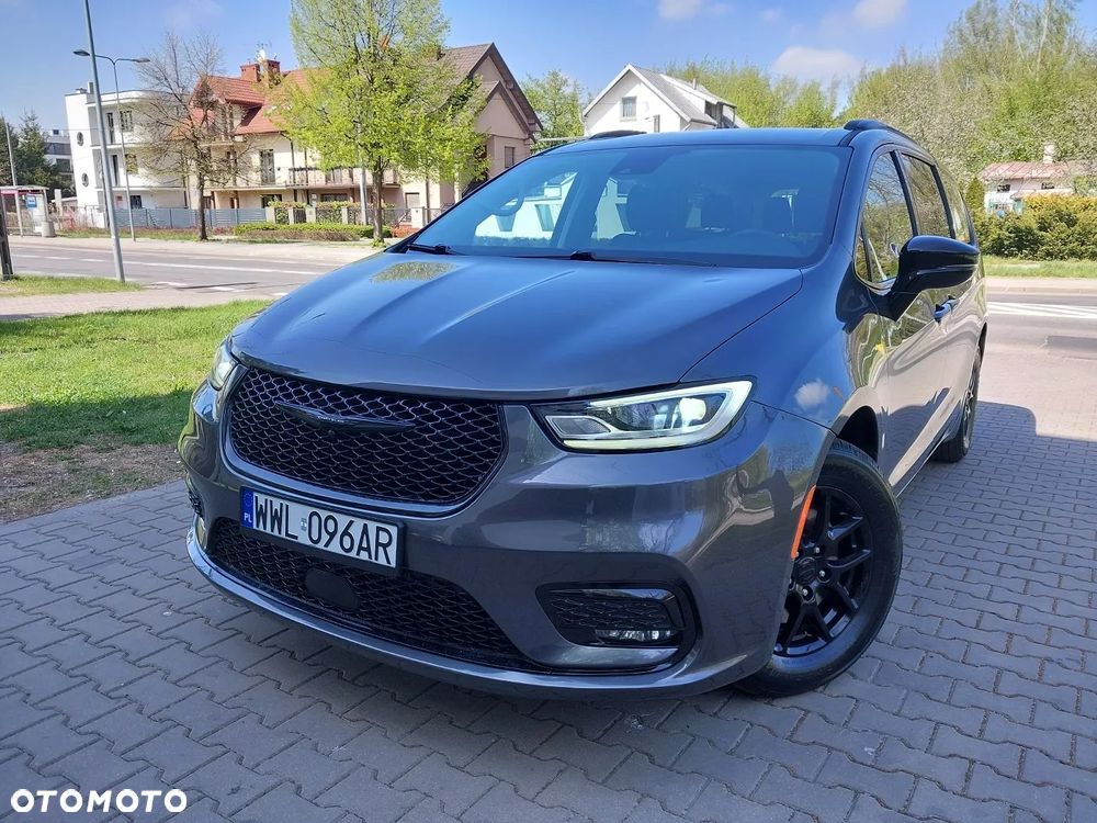 Chrysler Pacifica - 1