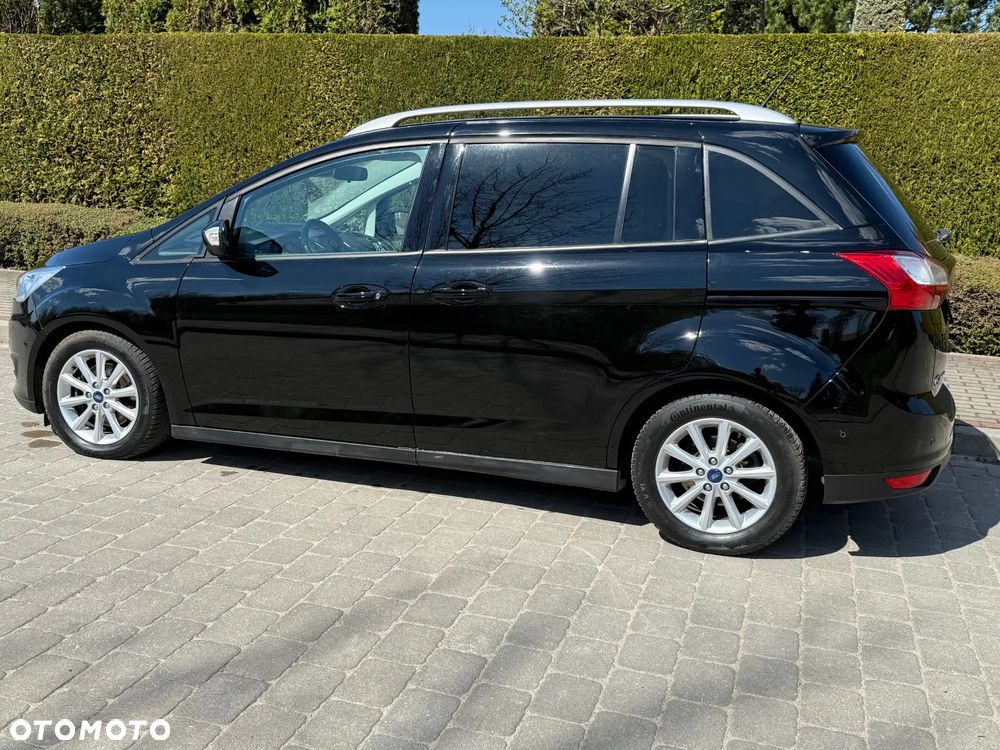 Ford Grand C-MAX - 11
