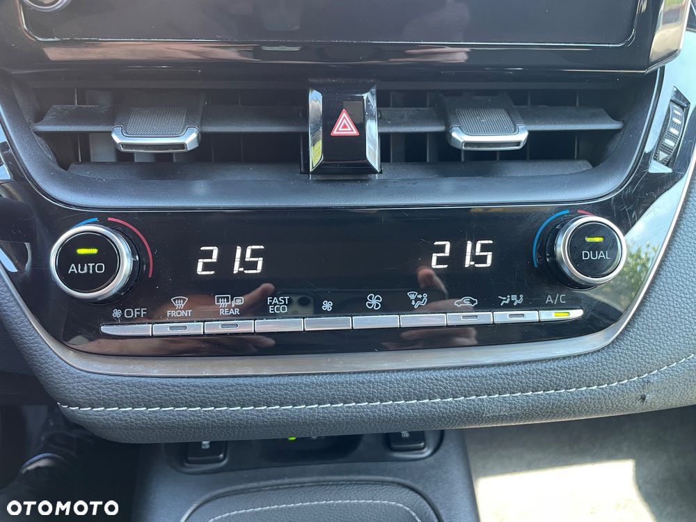 Toyota Corolla 1.8 Hybrid GPF Executive - 37