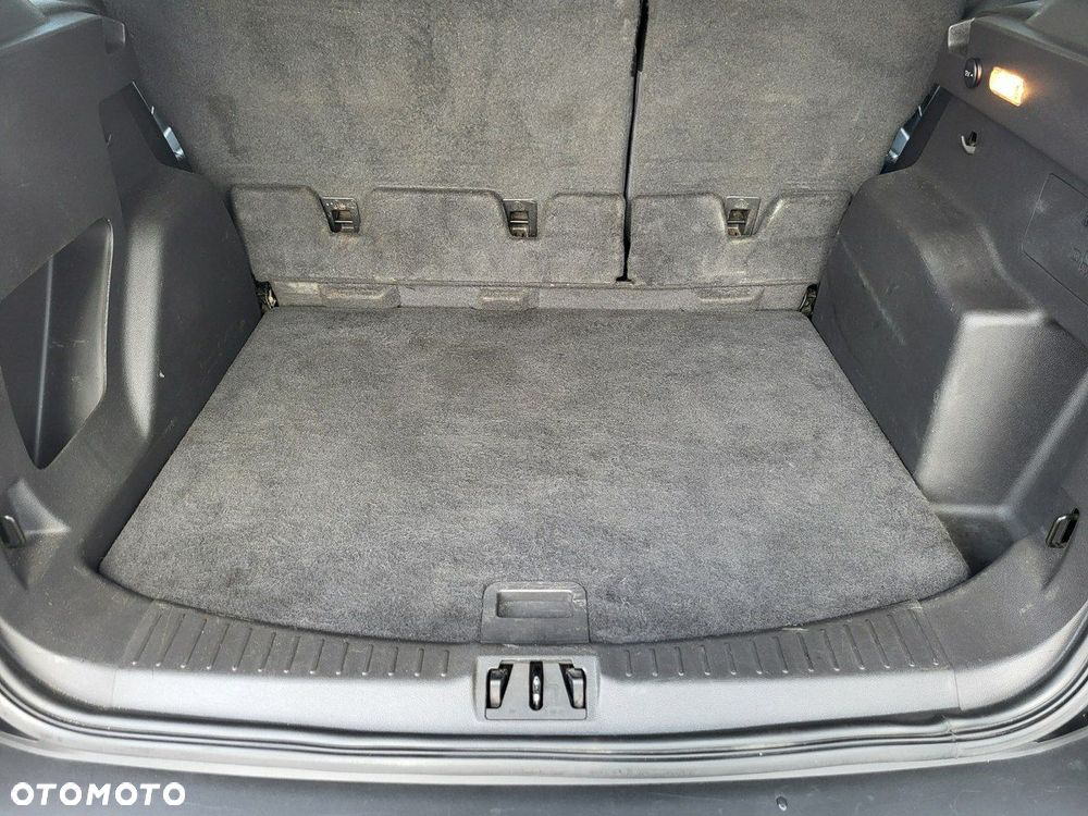 Ford Kuga - 32