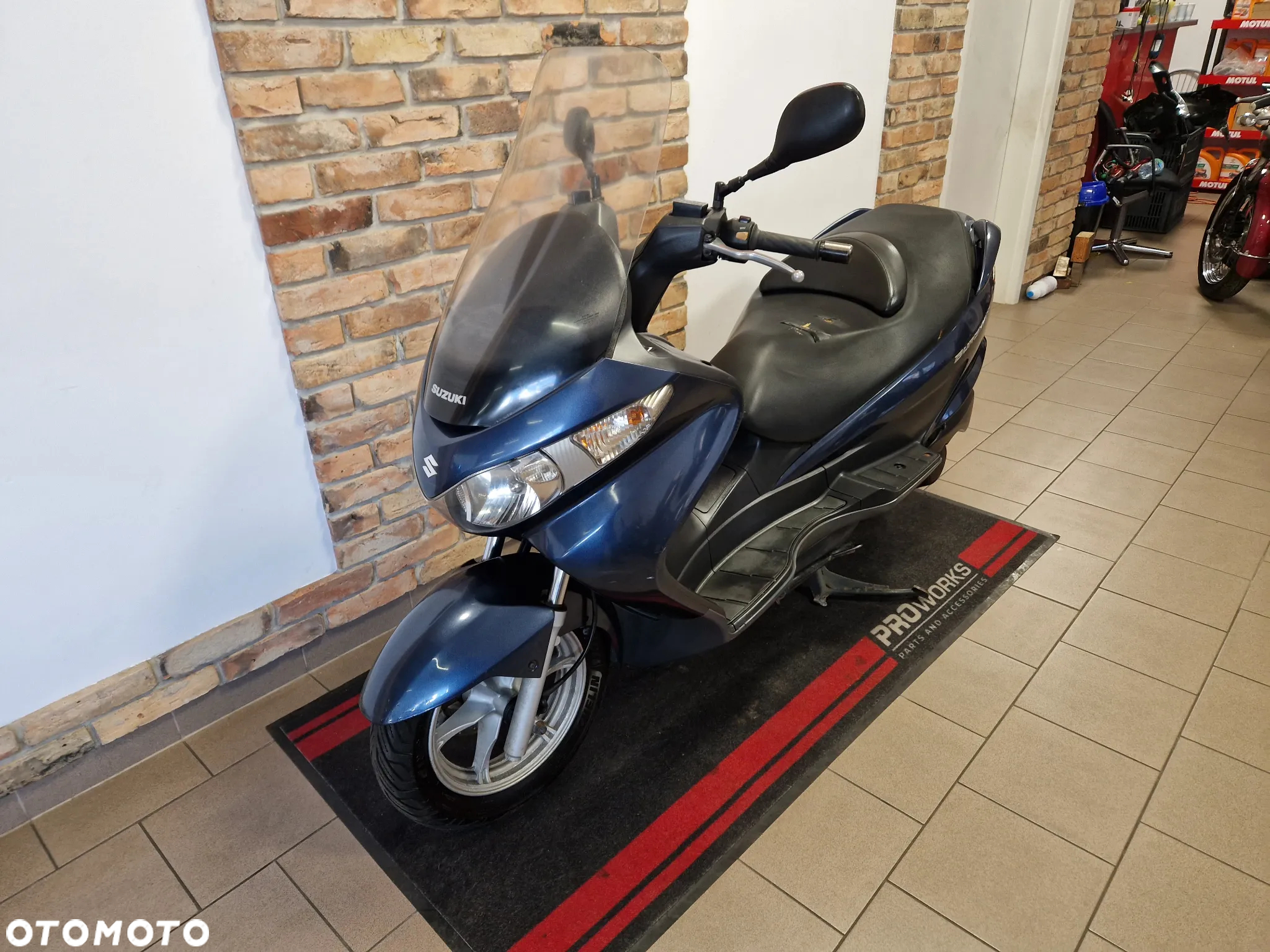Suzuki Burgman - 9