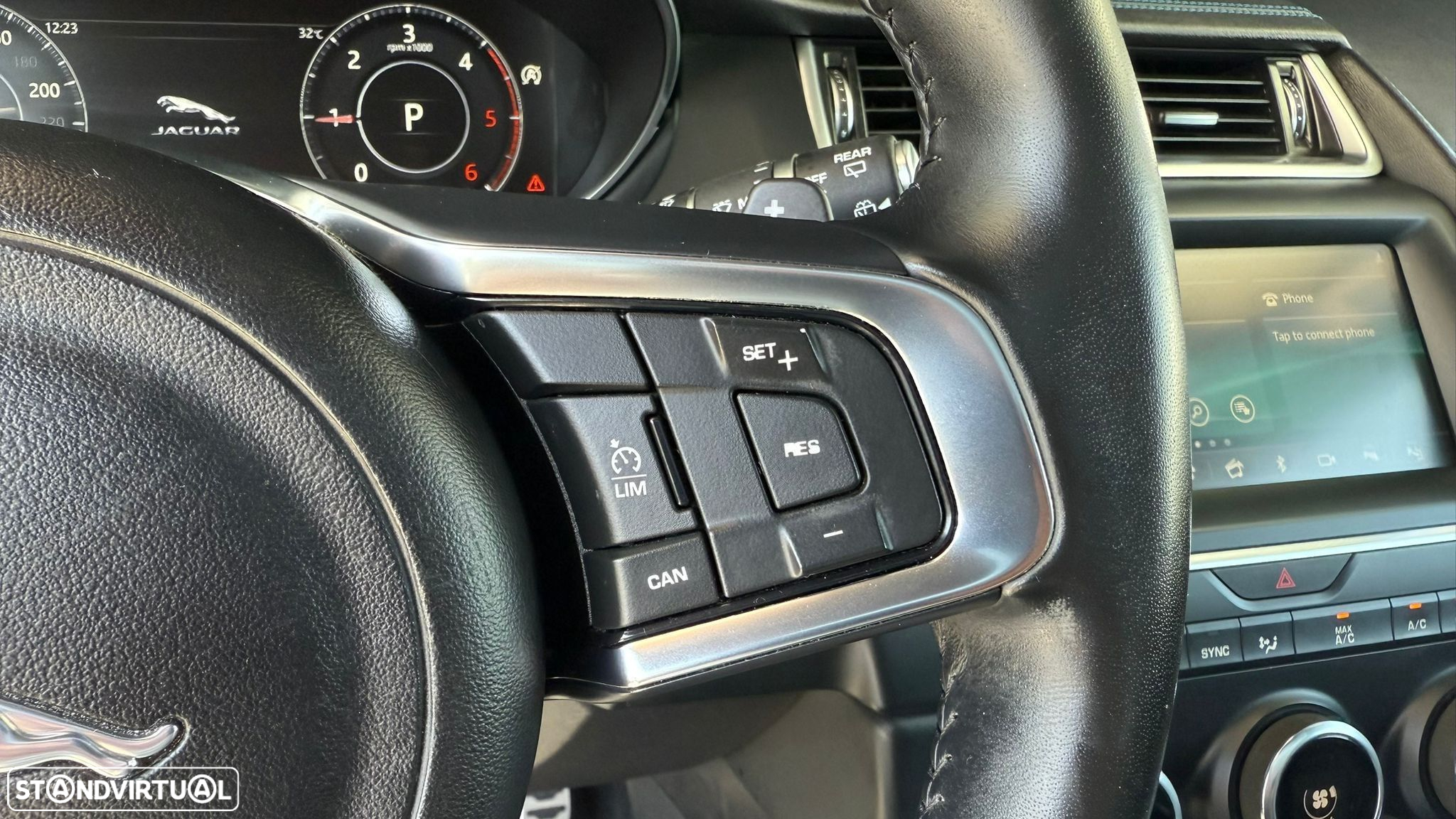 Jaguar E-Pace 2.0 i4D R-Dynamic AWD Aut. - 27