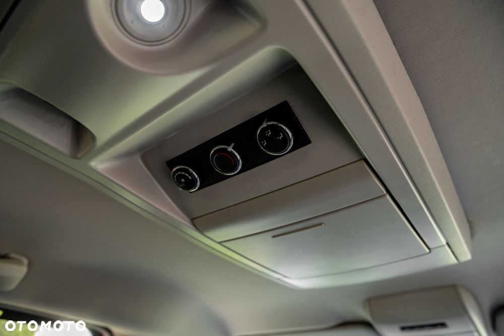 Lancia Voyager 3.6 Platinum - 30