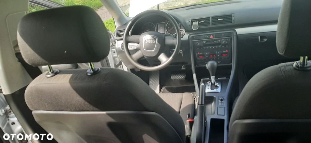 Audi A4 Limousine - 14