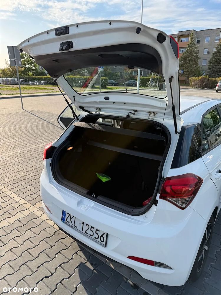 Hyundai i20 1.2 Comfort - 10