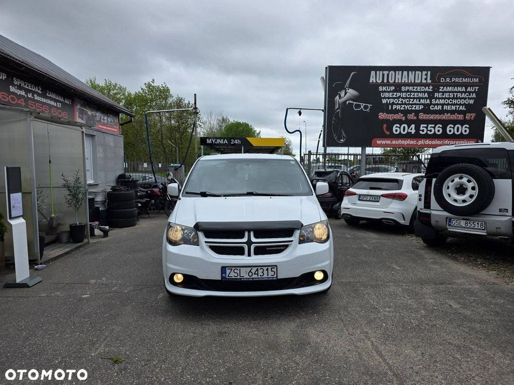 Dodge Grand Caravan - 2