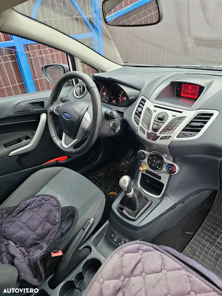 Ford Fiesta 1.4 TDCi Ambiente - 4