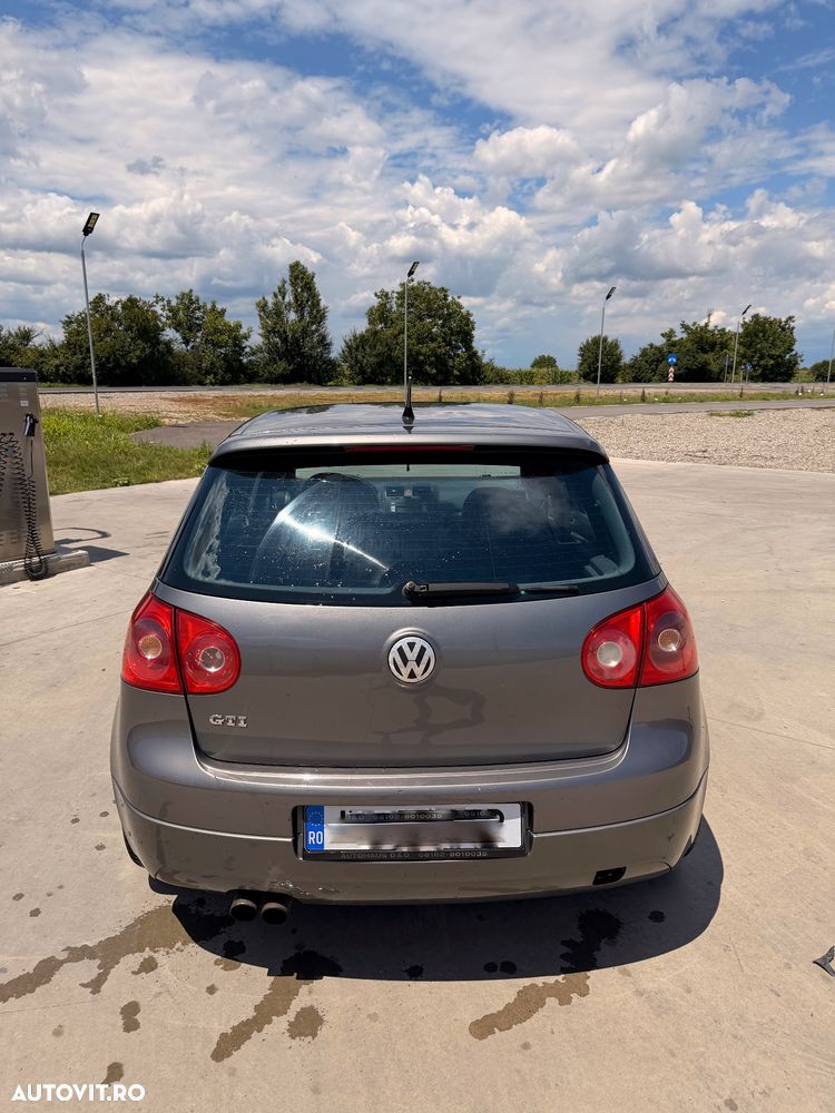 Volkswagen Golf - 6