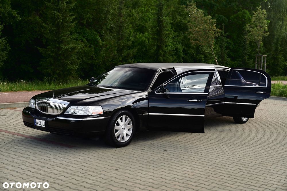 Lincoln Town Car 4.6 Executive - 23