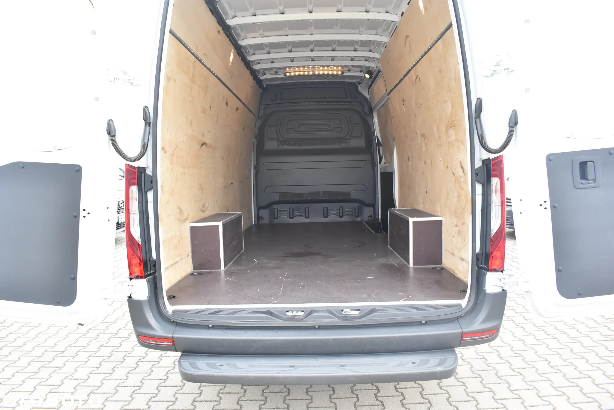 Mercedes-Benz SPRINTER 317 - 13