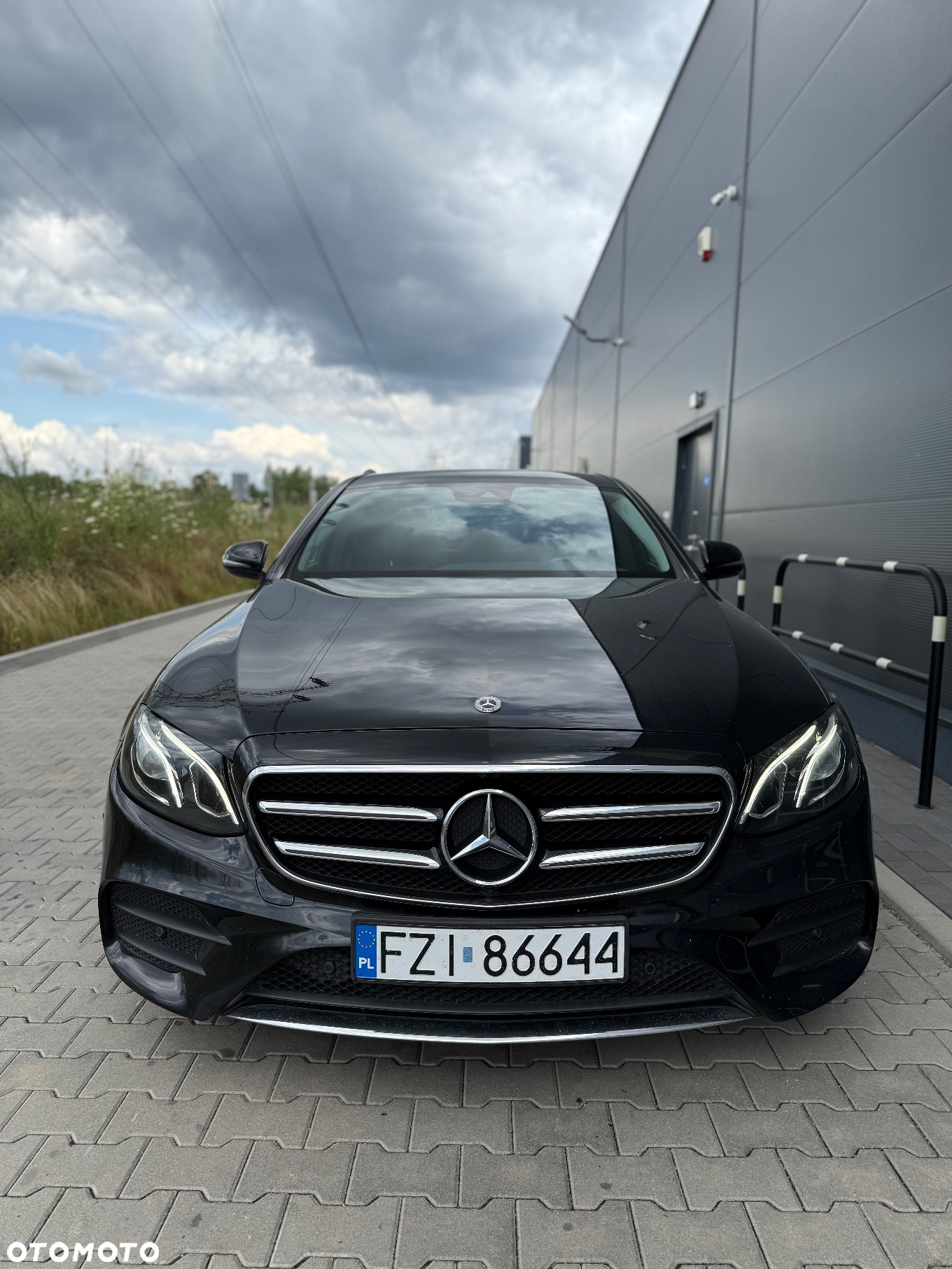 Mercedes-Benz Klasa E 220 d 4-Matic 9G-TRONIC - 2