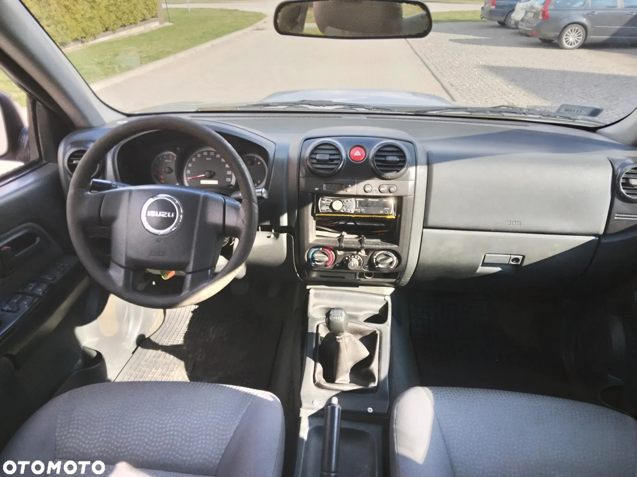 Isuzu D-Max 2.5d DC Basic - 8
