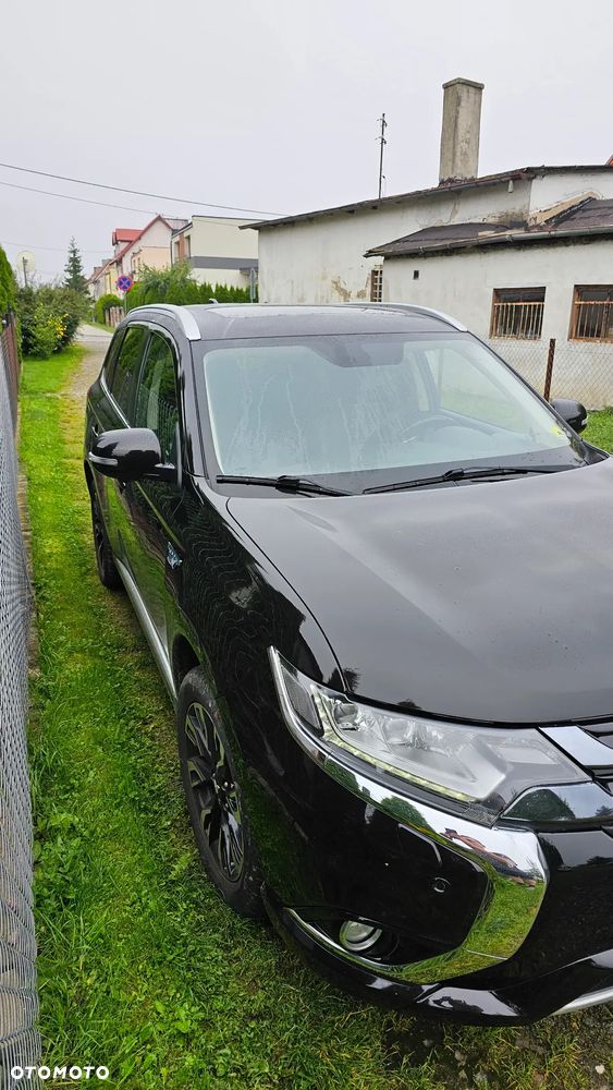 Mitsubishi Outlander PHEV Instyle NAVI + - 10