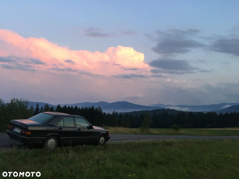 Mercedes-Benz W201 (190) - 1
