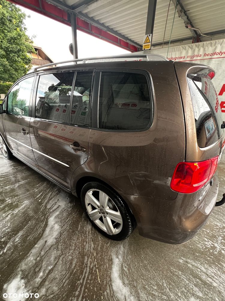 Volkswagen Touran 2.0 TDI DPF Highline DSG - 9