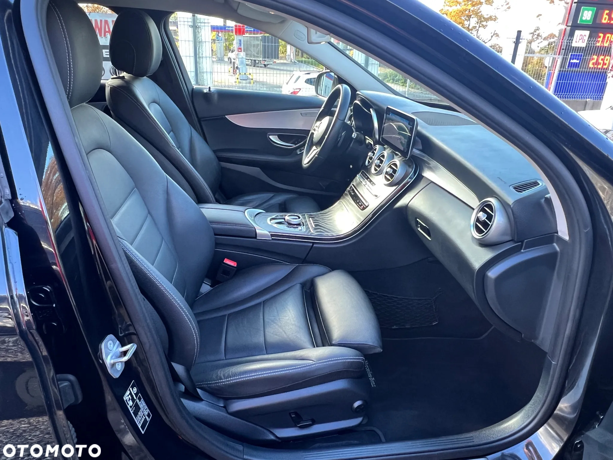 Mercedes-Benz Klasa C 200 d T 9G-TRONIC - 22