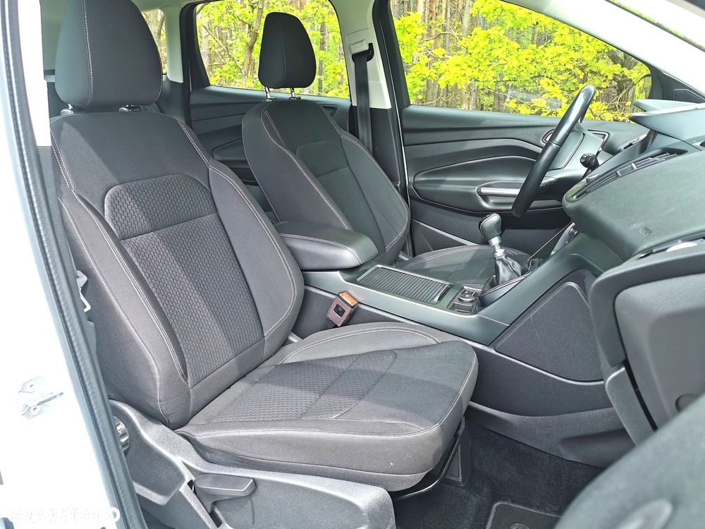 Ford Kuga 1.5 EcoBoost 2x4 Titanium - 9