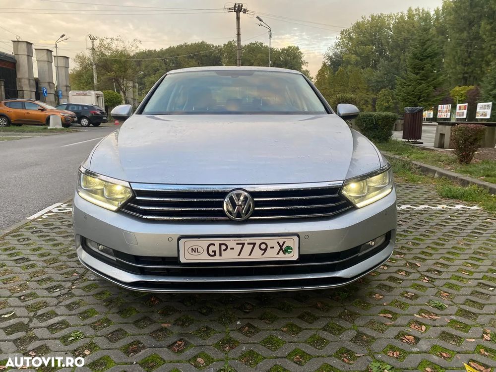 Volkswagen Passat Variant 1.6 TDI (BlueMotion Technology) DSG Comfortline - 2