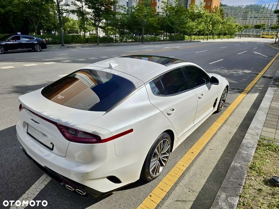 Kia Stinger 2.0 T-GDI GT Line - 8