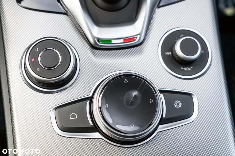 Alfa Romeo Stelvio 2.0 Turbo Veloce Q4 - 26