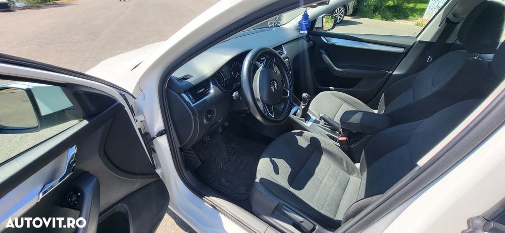 Skoda Octavia 2.0 TDI Style - 12