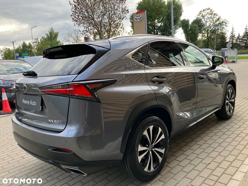 Lexus NX 300 F Impression AWD - 12