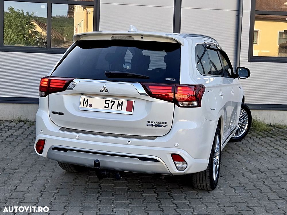 Mitsubishi Outlander - 40