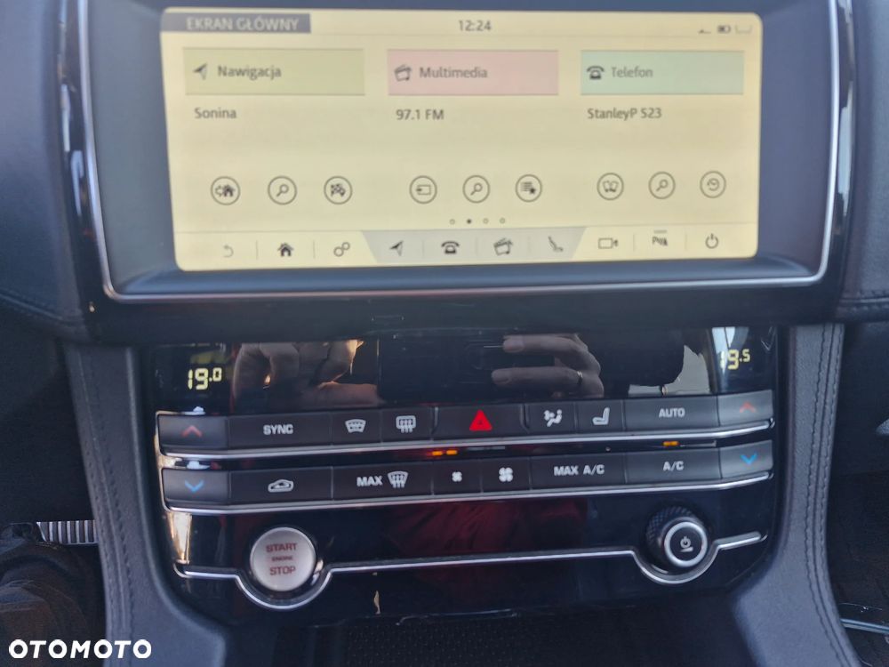 Jaguar F-Pace 2.0 i4D AWD Pure - 12