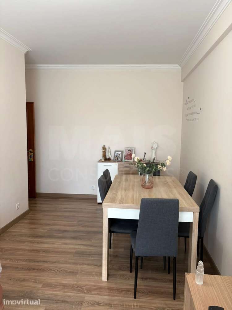 Apartamento T2 remodelado na Póvoa de Santa Iria - Grande imagem: 3/19
