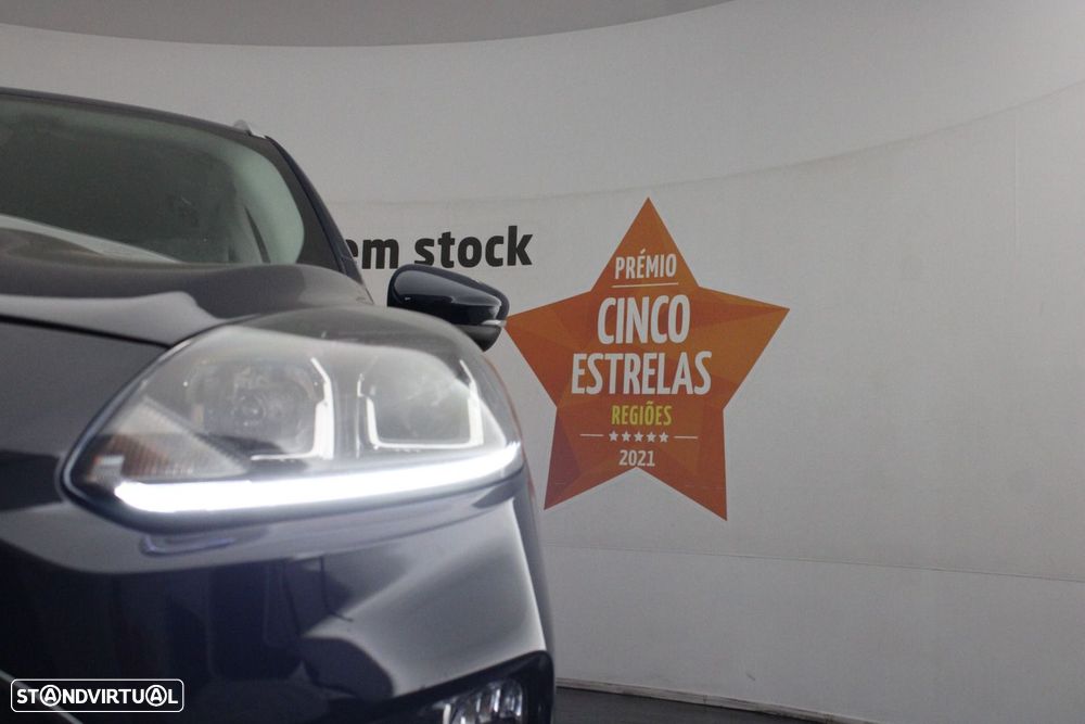 Ford Kuga 2.5 PHEV Titanium — fotografia 30