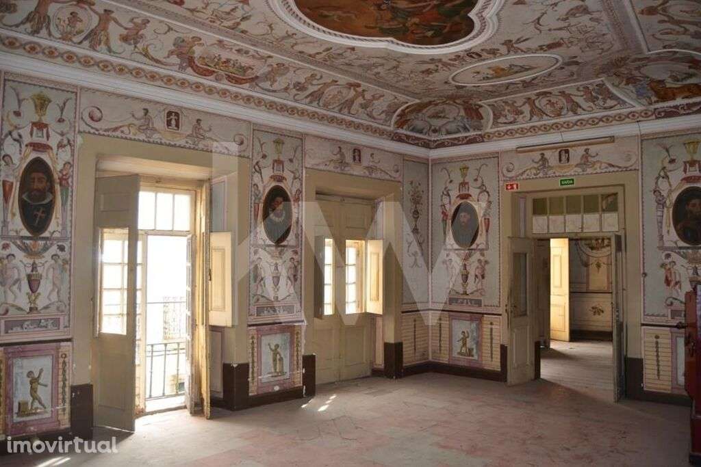 Para venda | Edifício singular do século XVII |  localizado no centro - Grande imagem: 4/60