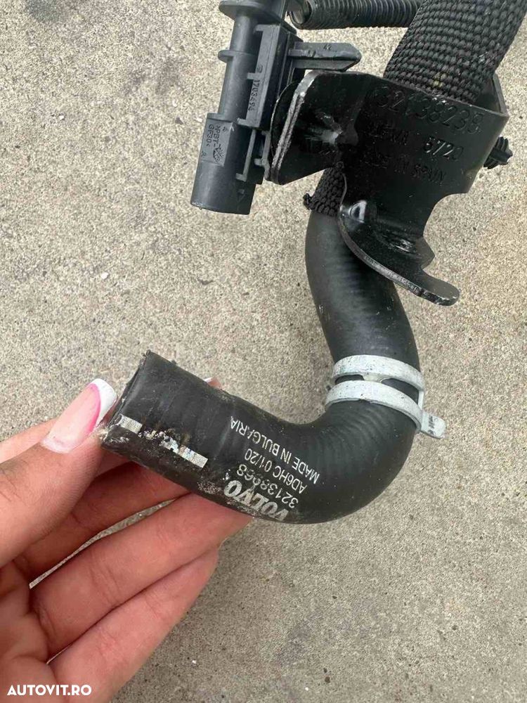 Furtun racire apa Volvo XC90 XC60 32138968, 32276858 - 3