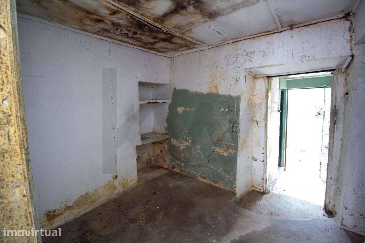Investimento em Alpiarça: Prédio para Reconstrução com 2 Habitações e - Grande imagem: 5/19