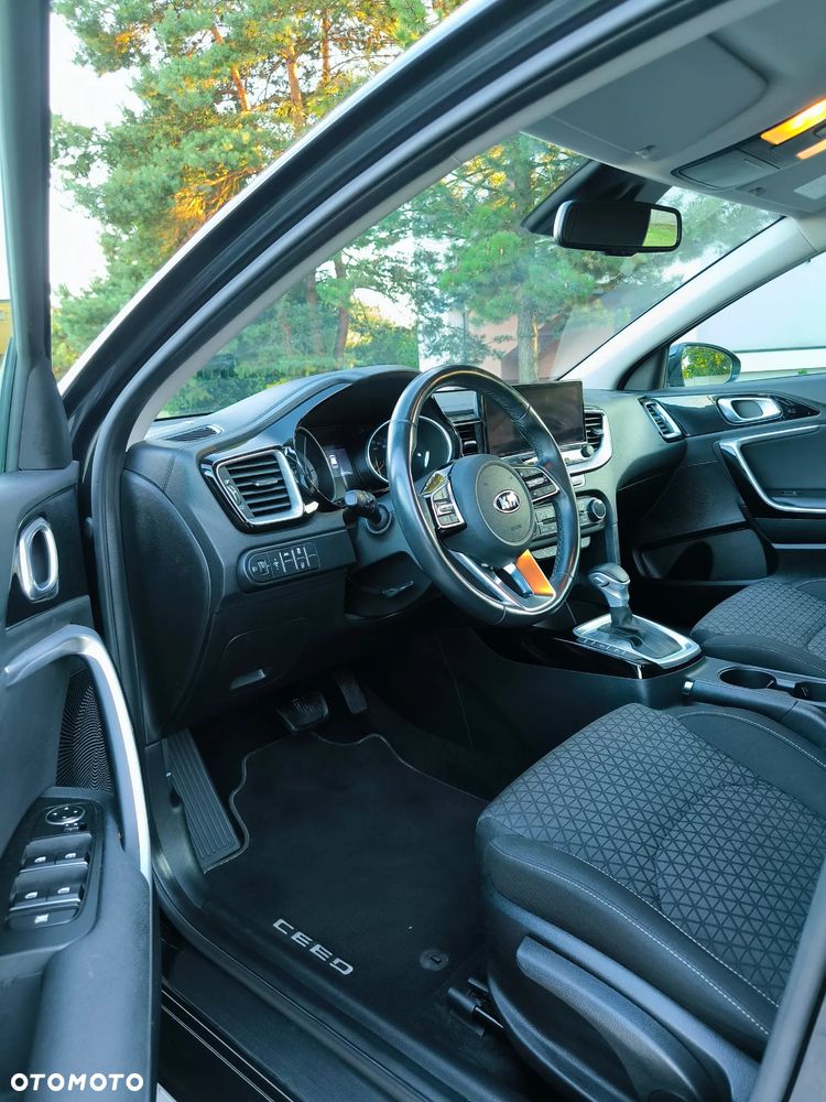 Kia Ceed 1.6 CRDi Eco-Dynamics+(48V Mild-Hybr.) DCT7 Platinum Edition - 9