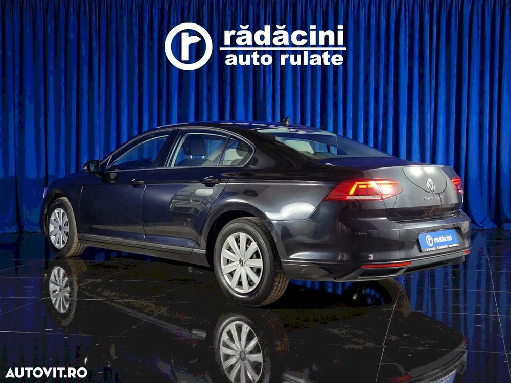 Volkswagen Passat 2.0 TDI DSG Trendline - 6