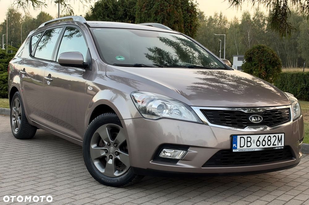 Kia Ceed 1.4 CVVT Dream-Team Edition - 10